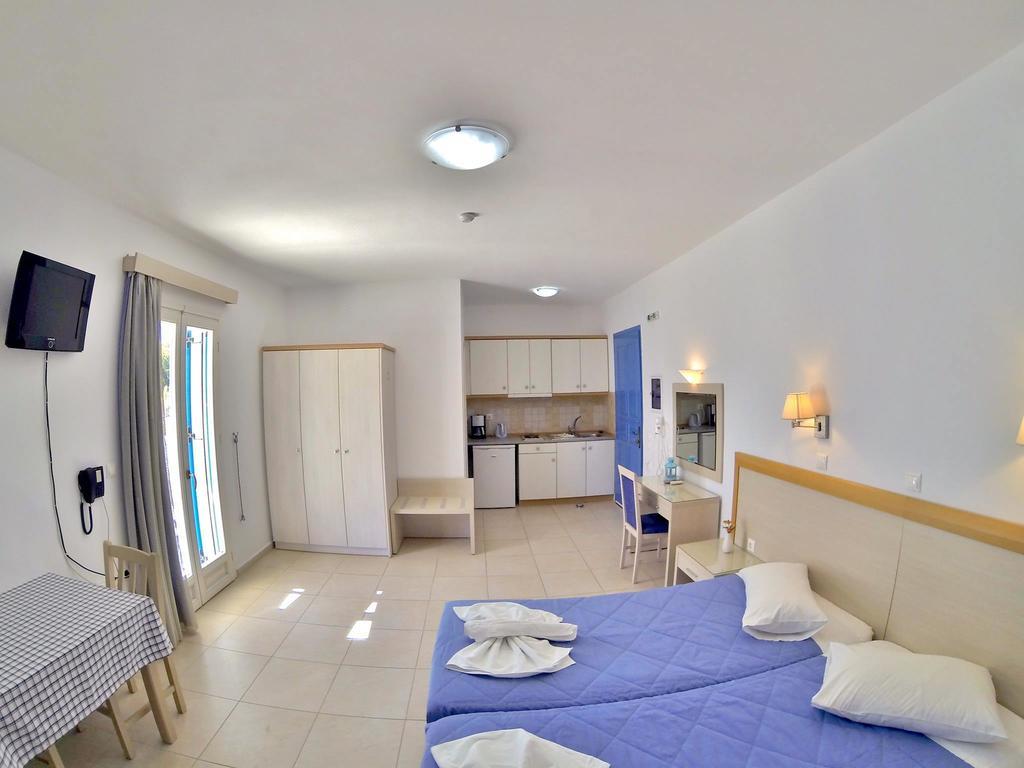 Dream Island Hotel Livadia  Room photo